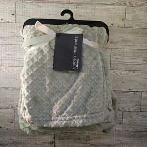 Modern Moments By Gerber Plush Infant Blanket Sage Green 30x40